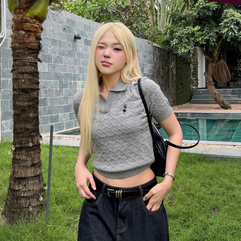 Áo Polo Dệt Kim Cable-Knit Calem.Club họa tiết Thêu Mini vải dệt nổi form nữ | BigBuy360 - bigbuy360.vn