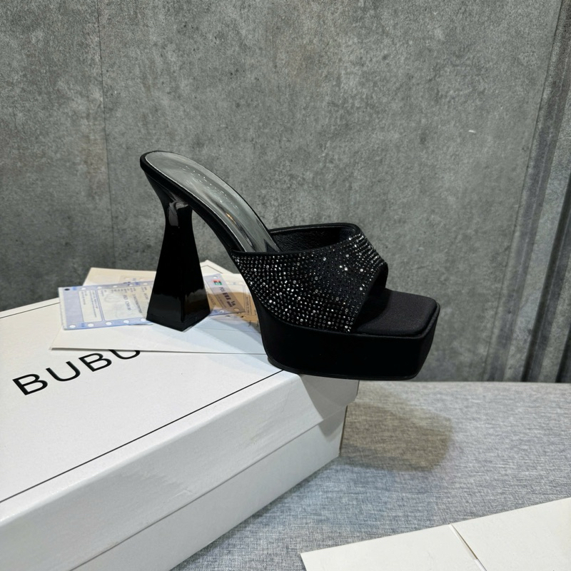 👠🕶️👜🎒….Guốc đá