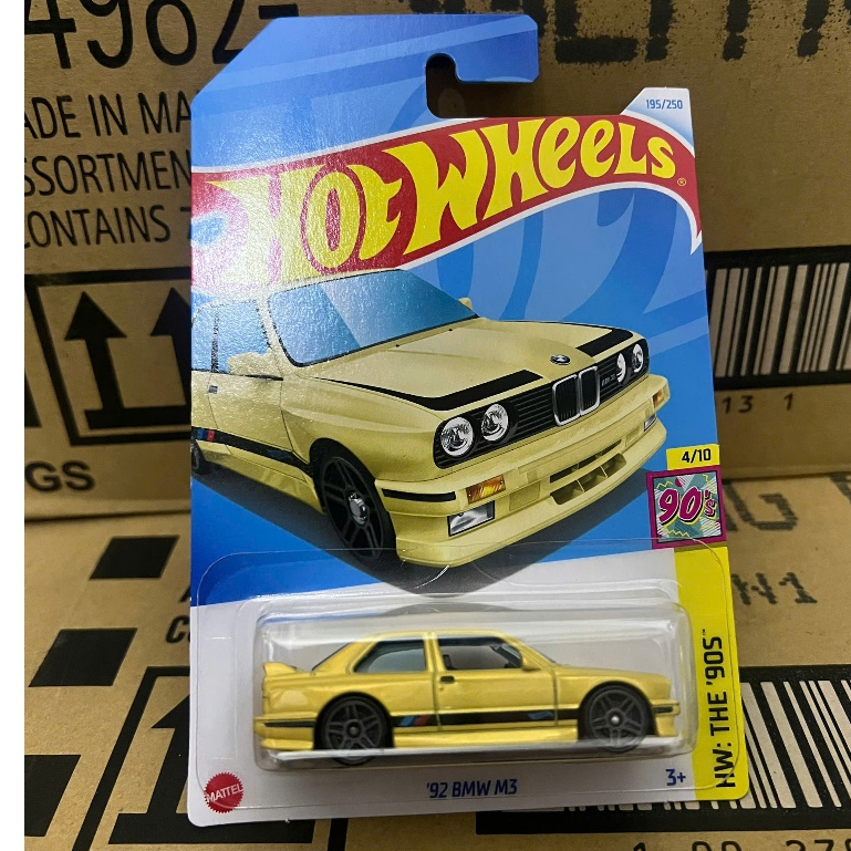 LeHuong Diecast - Xe Hot Wheels 92 BMW M3 màu vàng nhạt