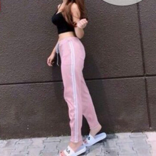 Quần kaki 2 sọc nữ hinh thạt ở cuối