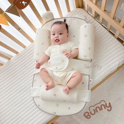 Đệm gối chống trào ngược cho bé KidsWorld Bunny kèm gối chặn, đai giữ bé, gối gác chân hỗ trợ bé nằm đúng tư thế