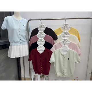 Áo len cộc cổ tròn khuy sắt cài thêu ngựa tay cộc basic hàng quảng châu A521