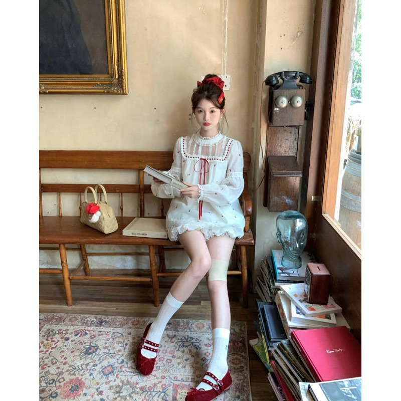 Set Áo Tay Bồng Cột Nơ Phối Quần Bí TIBU Set Đồ Nữ Dễ Thương Hoa Nhí Đỏ Trắng Đi Chơi Biển Phố B429 | BigBuy360 - bigbuy360.vn