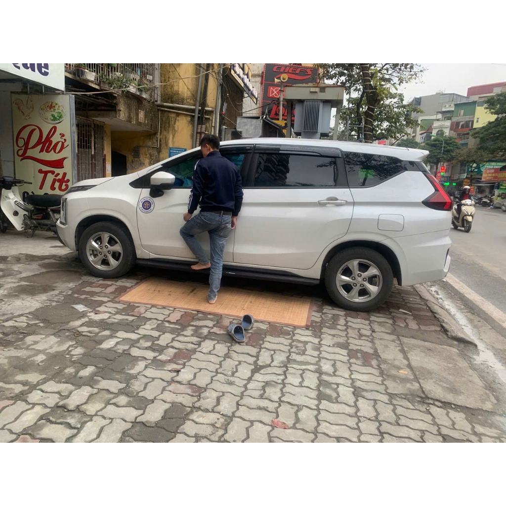 Bậc lên xuống, bệ bước chân cho Mitsubishi Xpander/Xpander cross CAO CẤP, NHÔM ĐÚC, ĐỦ PHỤ KIỆN