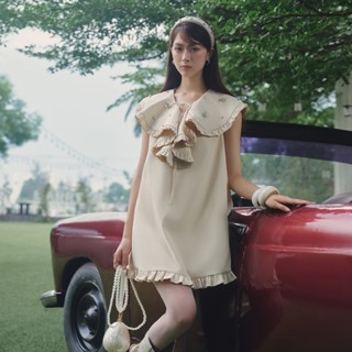 DARLING.ISM - Đầm form rộng cổ bèo đính đá Maevi Dress vải kaki thun màu kem