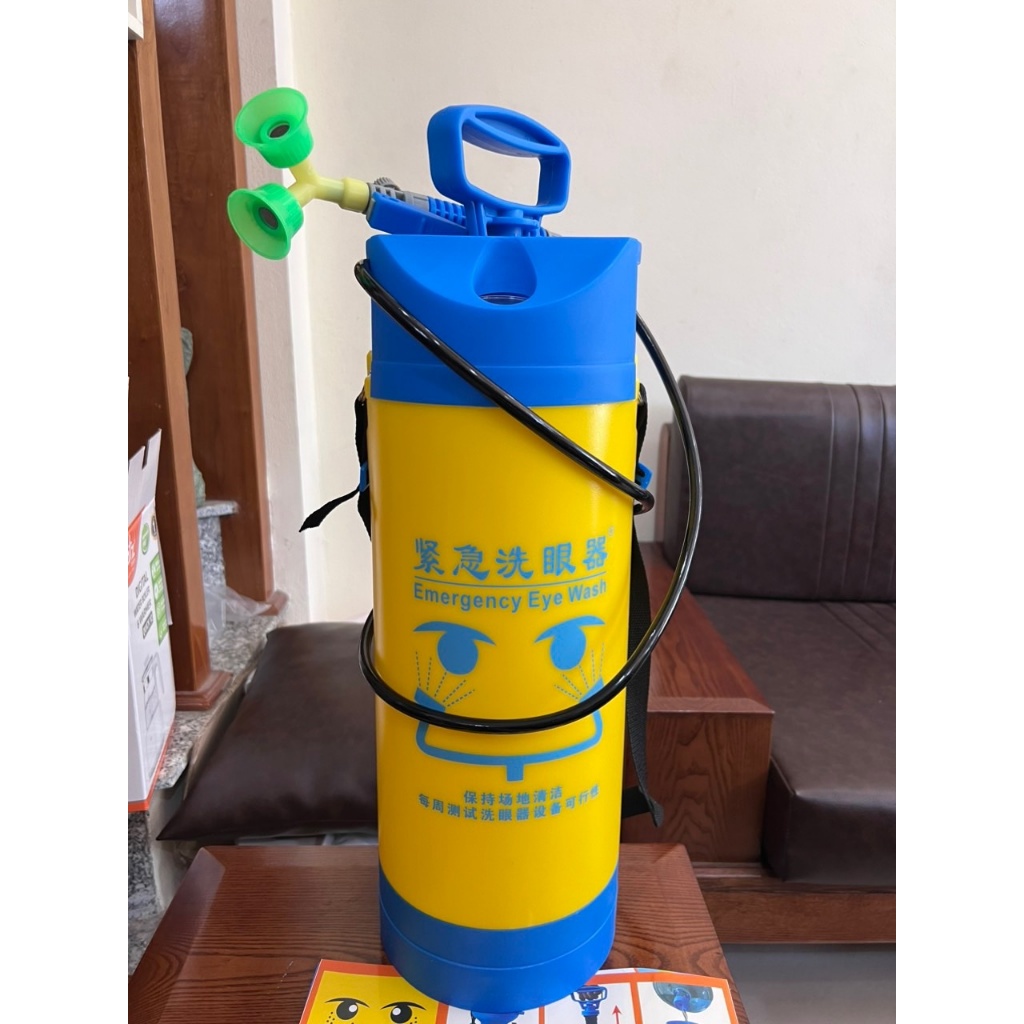 bình rửa mắt khẩn cấp loại di động 8 lít