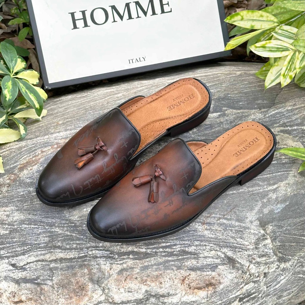 Homme Catania- Classic Polished Leather Mules In Brown Calfskin