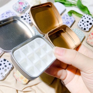Hộp thiếc đựng màu