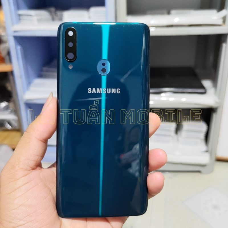 Nắp lưng Samsung A20S A207F A207M kèm kính camera lk loại 1 tặng keo dán