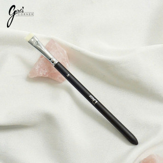 Cọ vẽ mắt Dior 24 Backstage Eyeliner Brush