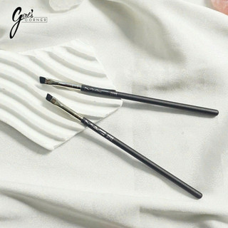 Cọ vẽ mày SYNTHETIC ANGLED BROW BRUSH M 208