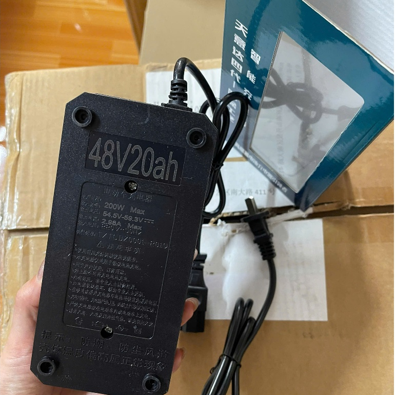 Sạc xe xmen 60v 20ah,48v 20ah,48v 12ah_Sạc xe điện xmen,133s,133m,nijia,vepas,osaka