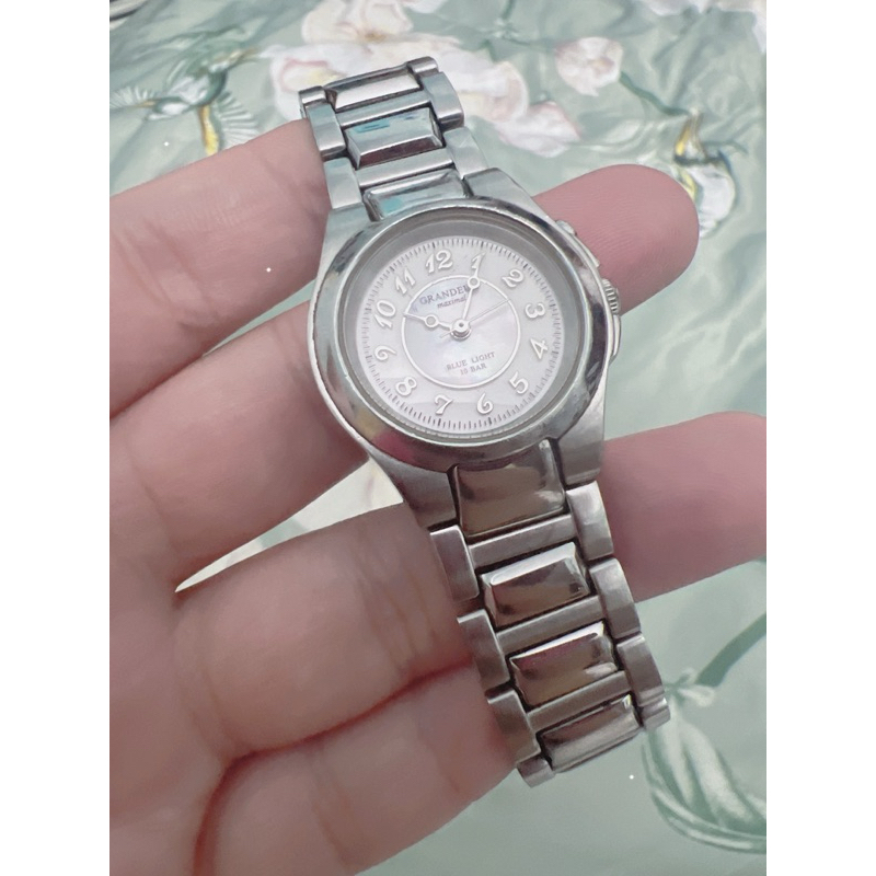 đồng hồ nữ hiệu grandeur Quartz