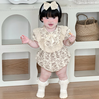  Bodysuit Cho Bé Set 3 Món Body Xô Muslin Vintage Hoa Nâu Babydoll Kèm Yếm Ren Kem Và Turban Ren Nơ Cho Bé 3-11kg 