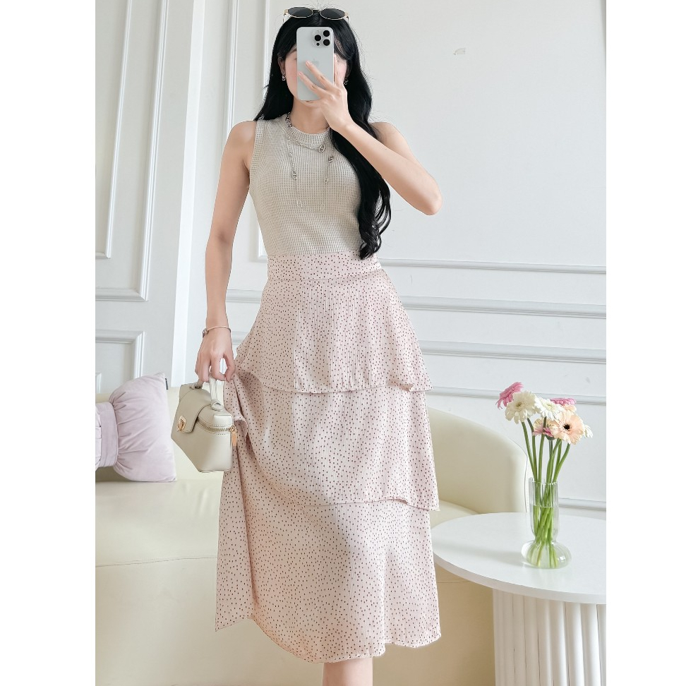 Chân váy lụa tơ + áo thun