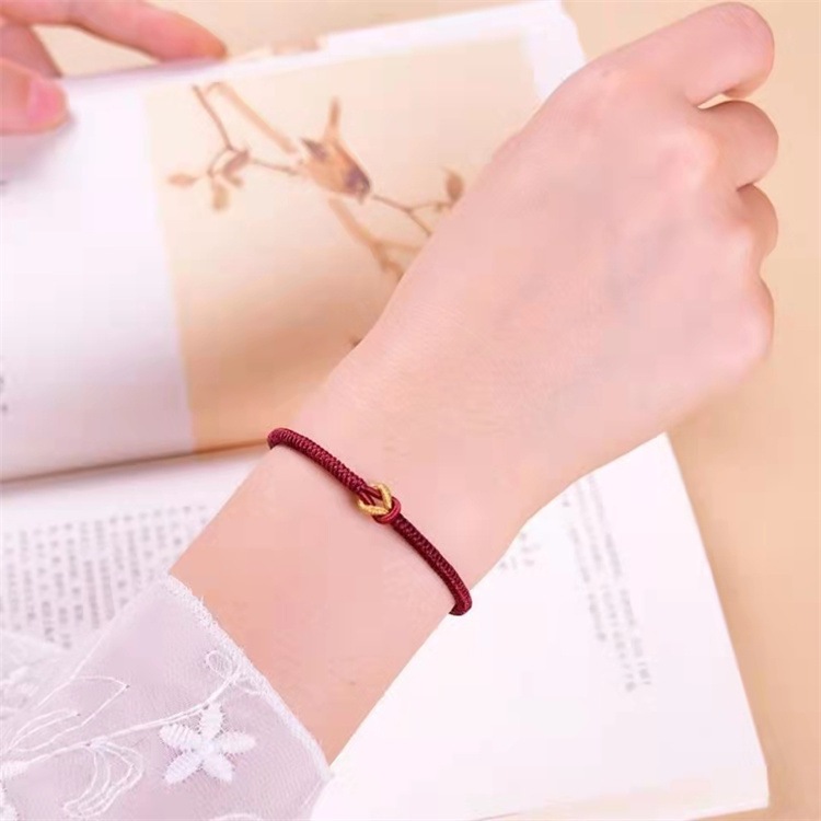 Vòng Tay Chỉ Đỏ May Mắn – Nút Thắt Vàng Kết Nối Tình Thân Và Tài Lộc | WU Bangle | BigBuy360 - bigbuy360.vn