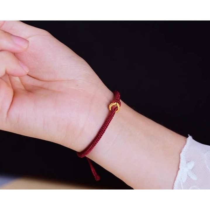 Vòng Tay Chỉ Đỏ May Mắn – Nút Thắt Vàng Kết Nối Tình Thân Và Tài Lộc | WU Bangle | BigBuy360 - bigbuy360.vn
