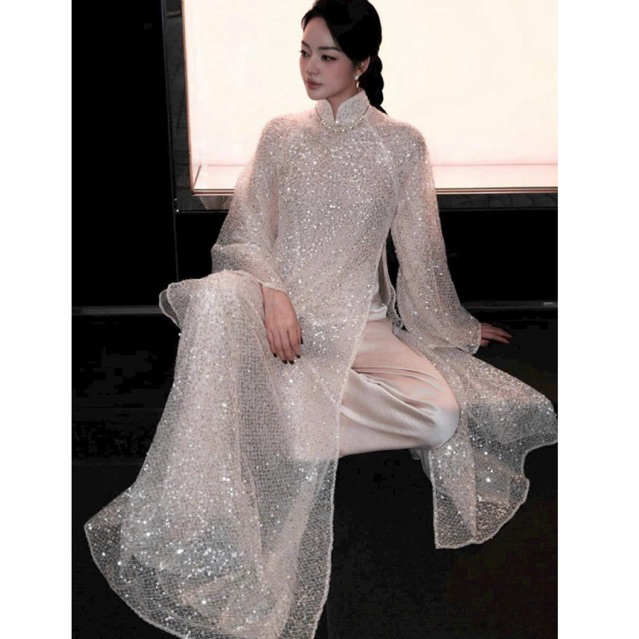 Áo dài với chất liệu lưới kim sa thiết kế đơn điêu sang trong