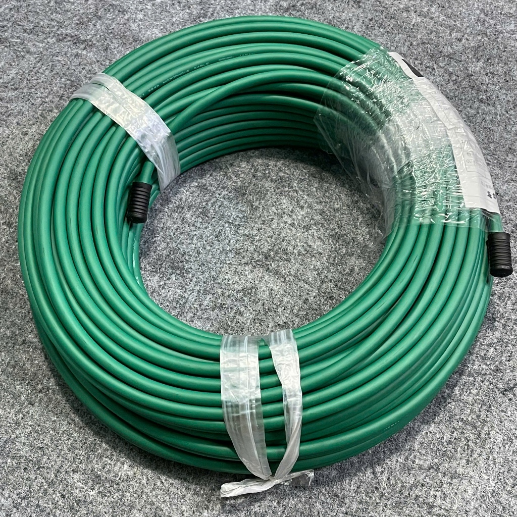 Dây tín hiệu Mogami 2549 màu xanh lá made in Japan, bán theo mét.