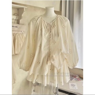  Set 2 món gồm áo babydoll tay dài phối cúc ngọc chất xô hoa thêu lỗ hàng 2 lớp phối chân váy xòe phong cách tiểu thư 