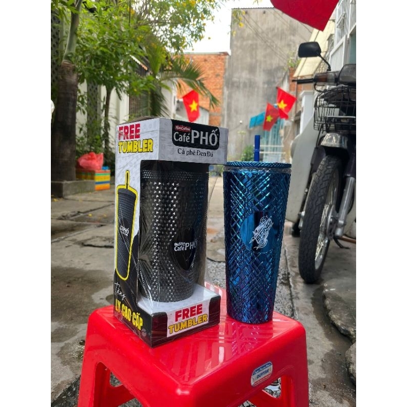 Ly kim cương quà tặng từ nước tăng lực sting