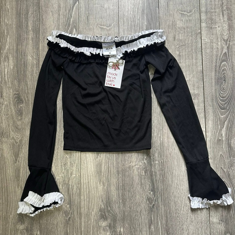 (new) áo trễ vai tay loe ffclub size M💫