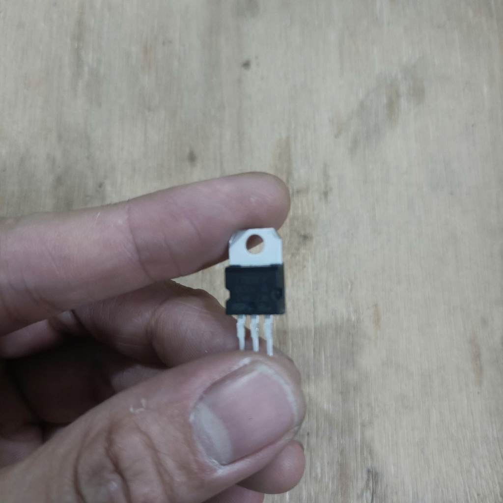 (Hàng cũ) Combo 05 IC7805 TO220, Ổn Áp Nguồn 5V 1.5A chất lượng cao