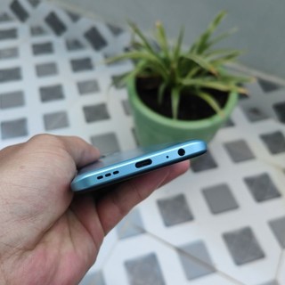 Điện thoại Vsmart Star 5 V352a 4/64gb Xanh nhạt