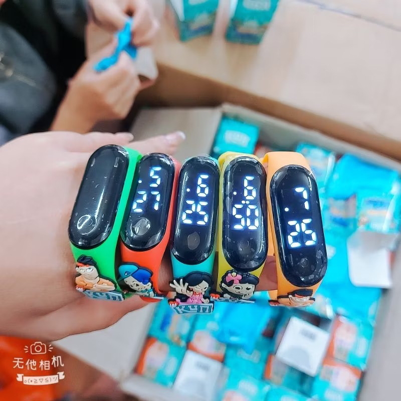 Đồng hồ kun Đồng hồ led hộp quà bí ẩn Kun họa tiết hoạt hình, nhỏ gọn, thiết kế đẹp mắt