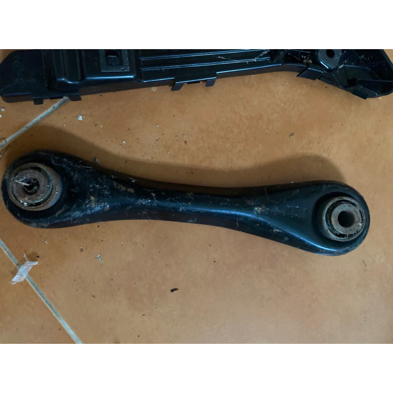 Càng i sau ford Focus 2005-2017 hàng thanh lý