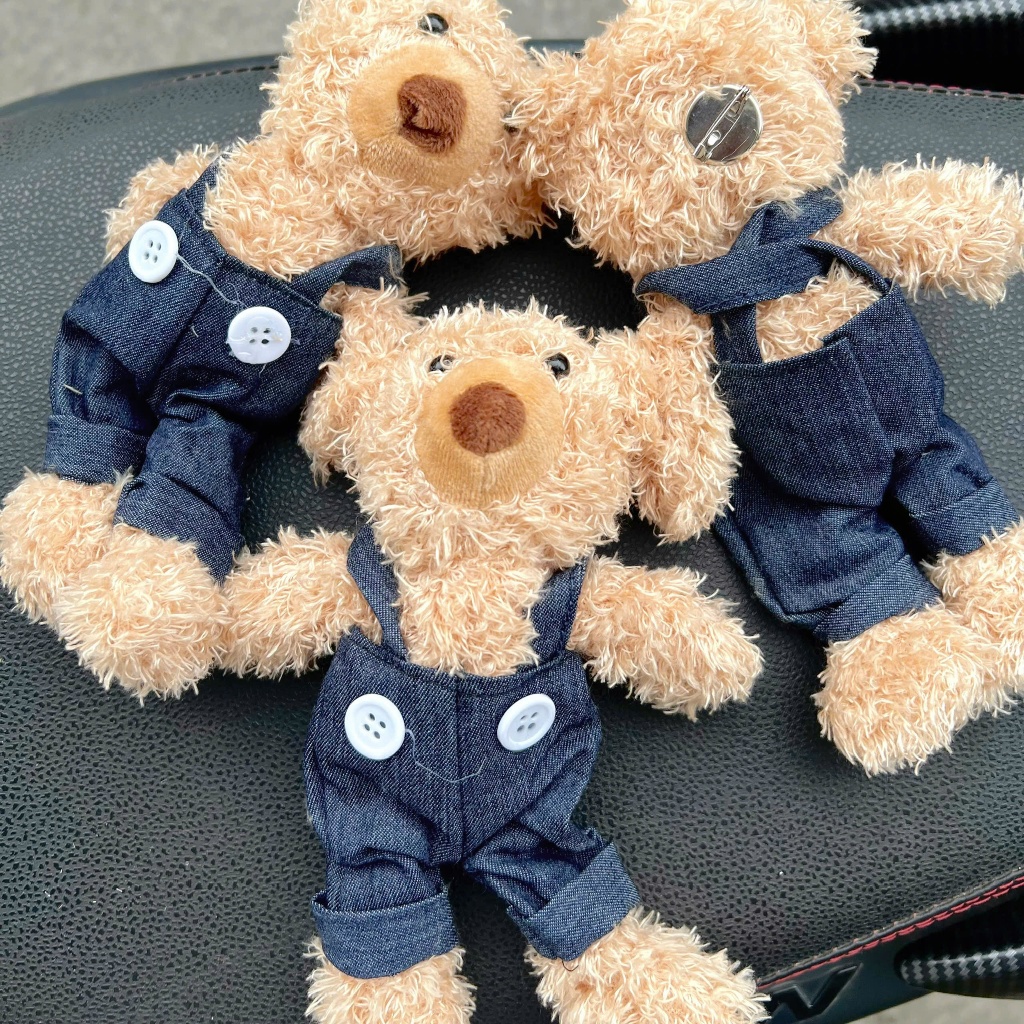 Ghim cài áo hình Gấu bông Teddy lông xù mặc yếm bò