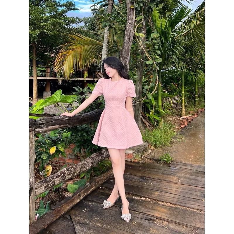 Đầm nữ thiết kế xòe nhẹ hồng chấm bi Pink Dress | BigBuy360 - bigbuy360.vn