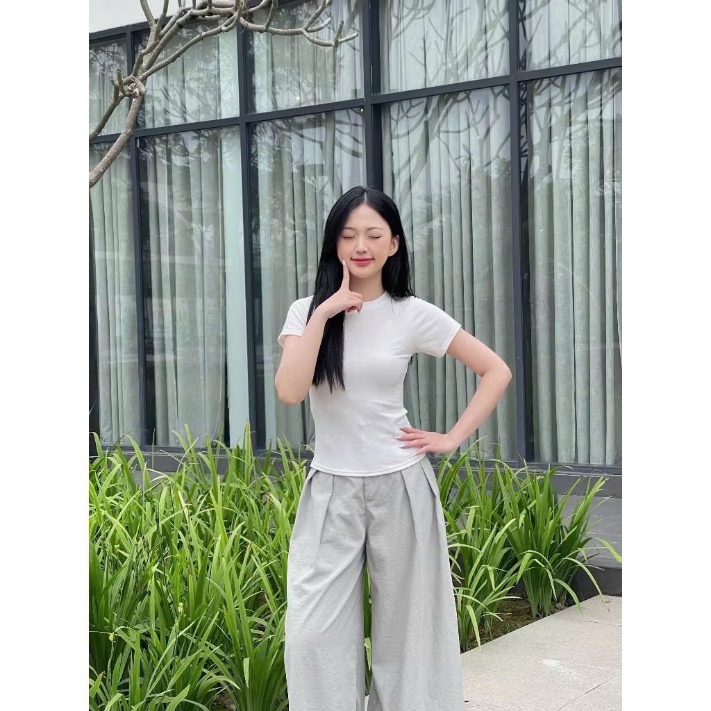 Áo thun nữ tay ngắn ôm body chất vải cotton lông mịn co giãn dáng basic A222 SUTANO | BigBuy360 - bigbuy360.vn