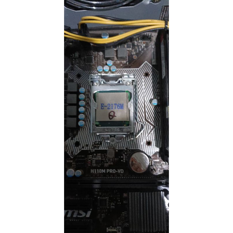 cpu e2176m 6 nhân 12 luồng mạnh ngang i5 10400
