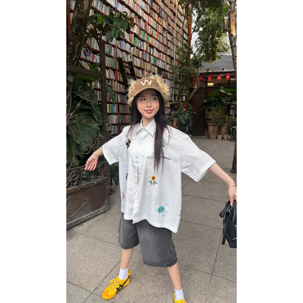 Áo Sơ Mi Boxy Thêu Nổi Sticker Simon'c Fresh Mode - Trắng Vải Tuytsi Tay Lỡ Nam Nữ Local Brand Thời Trang Form Boxy | BigBuy360 - bigbuy360.vn