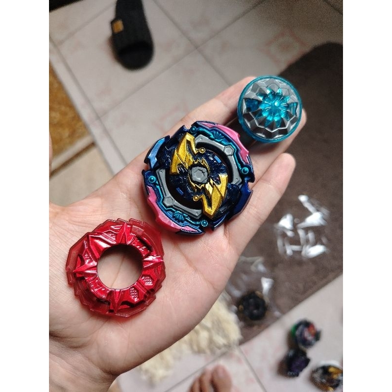 Đồ chơi Beyblade Judgement Joker chính hãng TakaraTomy