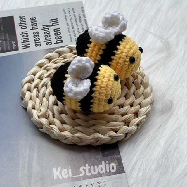 Móc khoá con ong len handmade