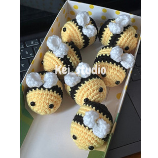 Móc khoá con ong len handmade