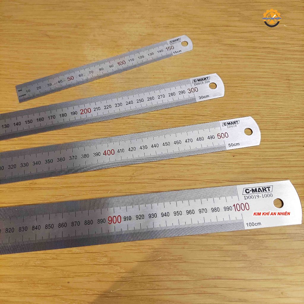 Thước lá D0019-1000 của hãng Cmart,làm từ thép không gỉ,chiều dài 1m CMART