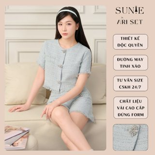 SUNIE® | ARI - Set dạ Tweed gồm áo khoác tay ngắn và quần short cạp cao - phối tua rua và charm nút đá pha lê - By Sunie