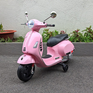  Xe điện cho bé từ 3 đến 6 tuổi Q618 có đèn nhạc còi đầy đủ mô phỏng như xe thật 