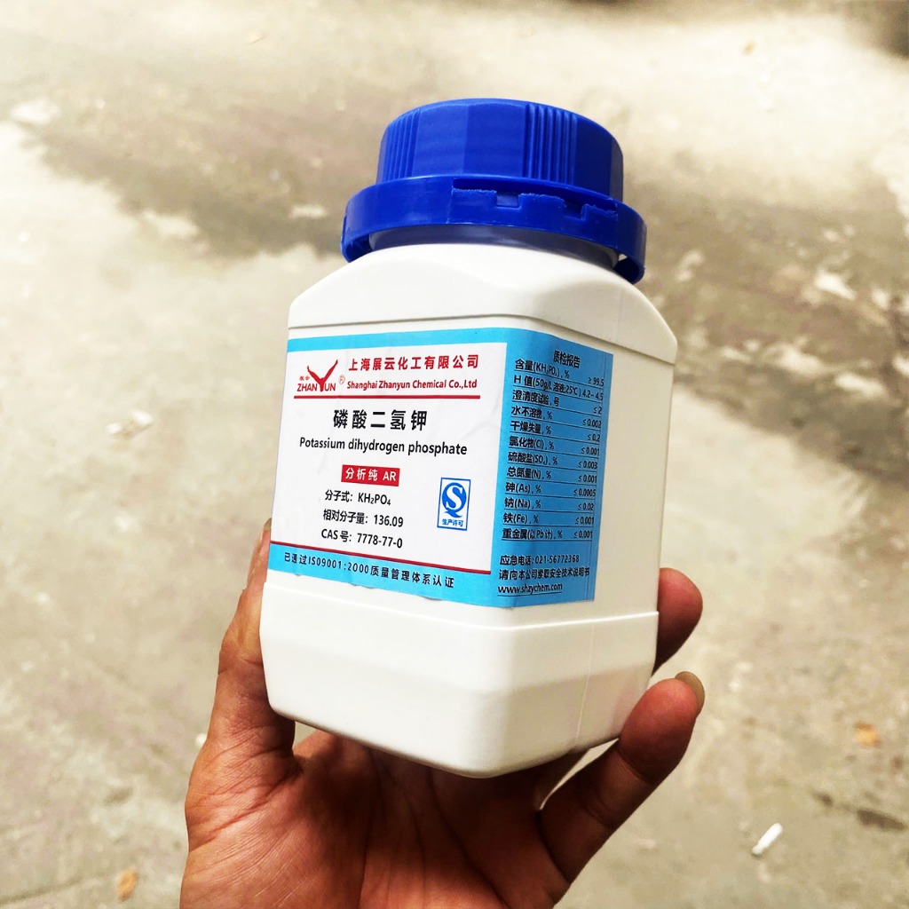 Potassium Dihydrogen Phóphate 500g/1lọ  - KH2PO4  dùng trong thí nghiệm y tế.