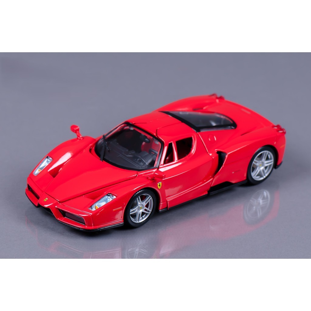 Xe Mô Hình Ferrari Enzo 1:24 Bburago (Đỏ)