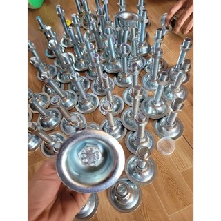 bát chân tăng chỉnh