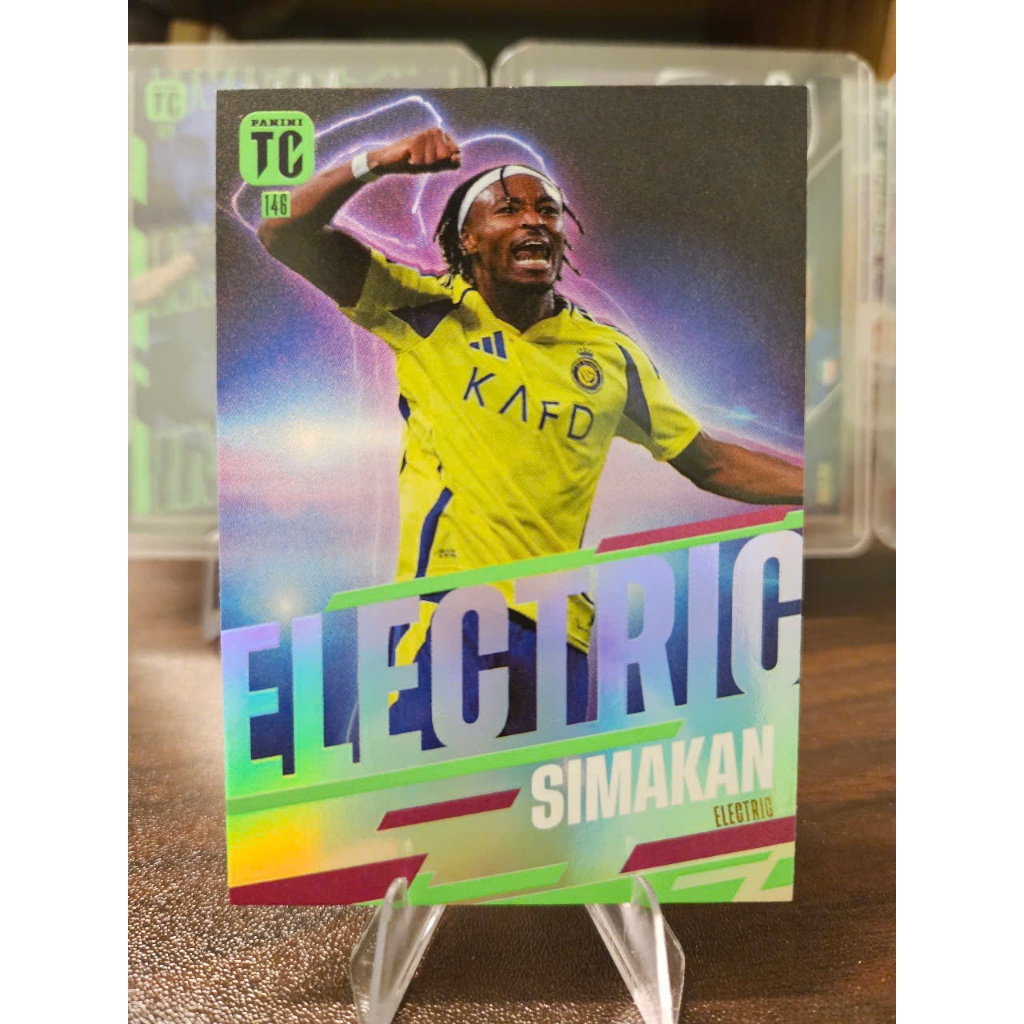 Thẻ ELECTRIC Mohamed Simakan Panini Top Class Pure Football 2025 (Al Nassr)