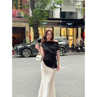 Áo lệch vai thun nhún sườn đen/ trắng k6 - Orimi