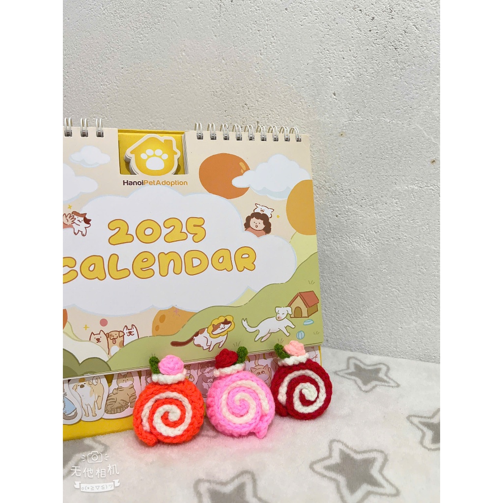 Móc khóa len bánh cuộn kem mini