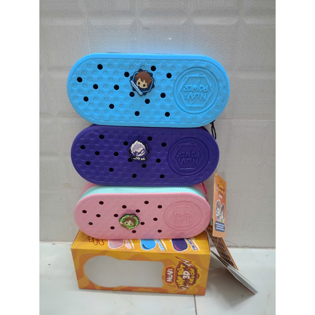 Nutifood-Hộp bút Nuvi 3D có huy hiệu mùa 7