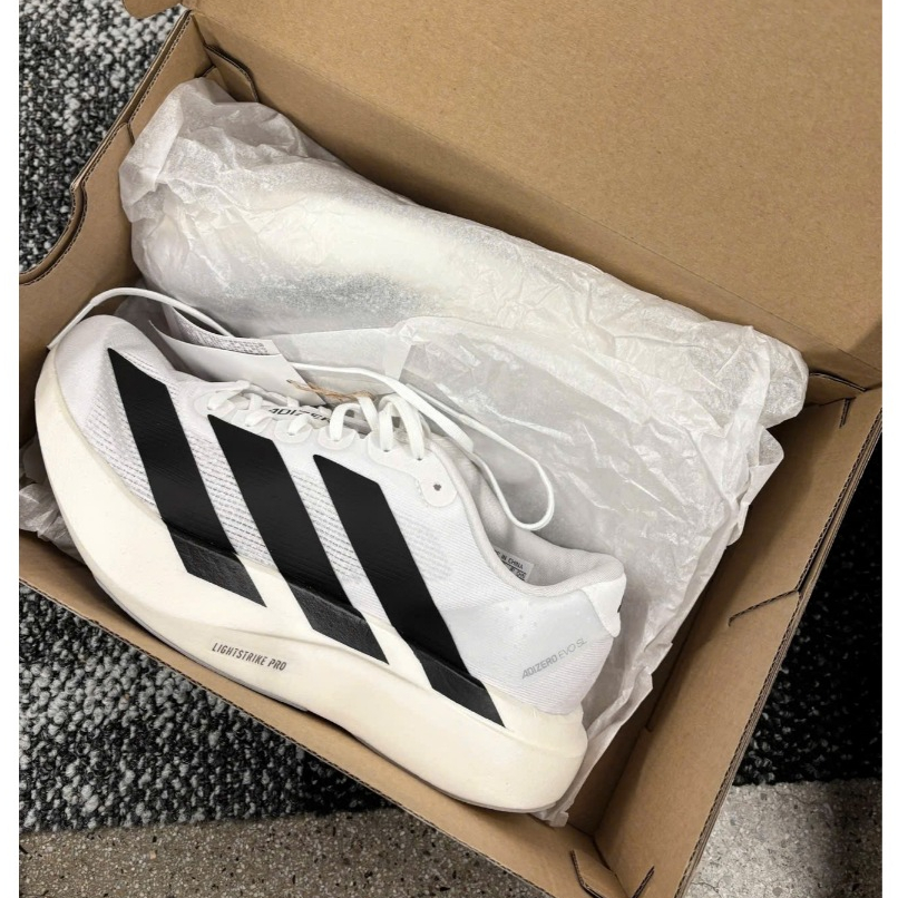 [The Blockhouse] GIÀY ADIZERO WHITE BLACK (adizero trắng sọc đen)