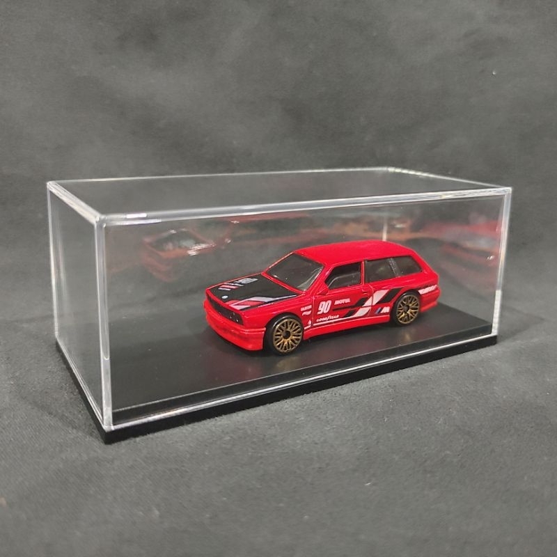 Hộp mica đế nhựa trưng bày xe mô hình 1:64. Box mica kèm đế nhựa trưng bày xe mô hình 1:64, không kè